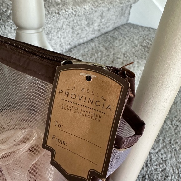 FREE or buy it. Labella shower gel sets both nwt. - Picture 4 of 4